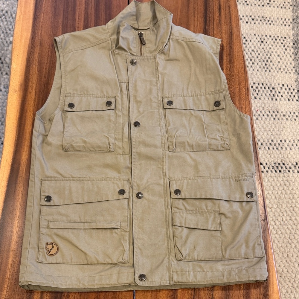 Men's Olive Green Utility Vest from Fjall Raven